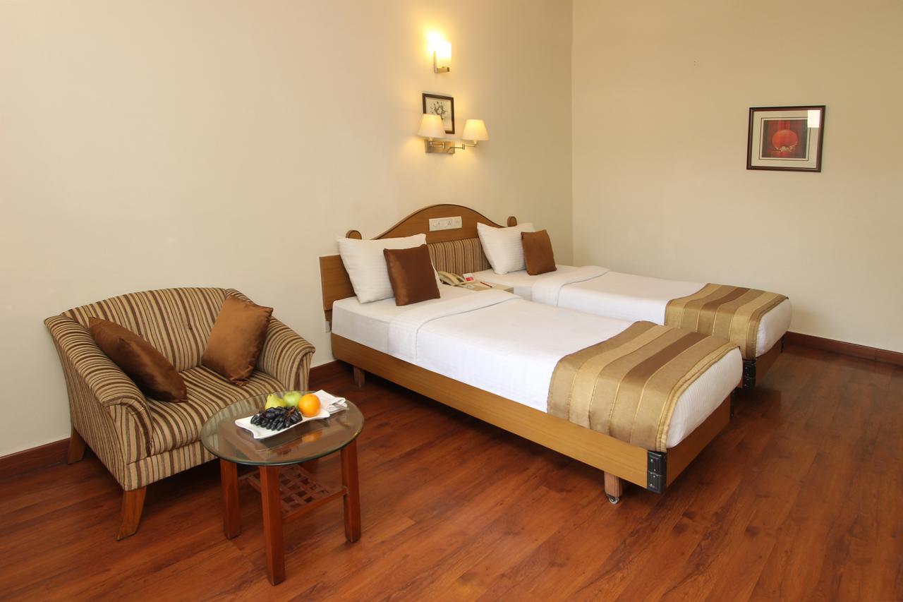 Hotel Park Central Koregaon Park Pune Exterior foto
