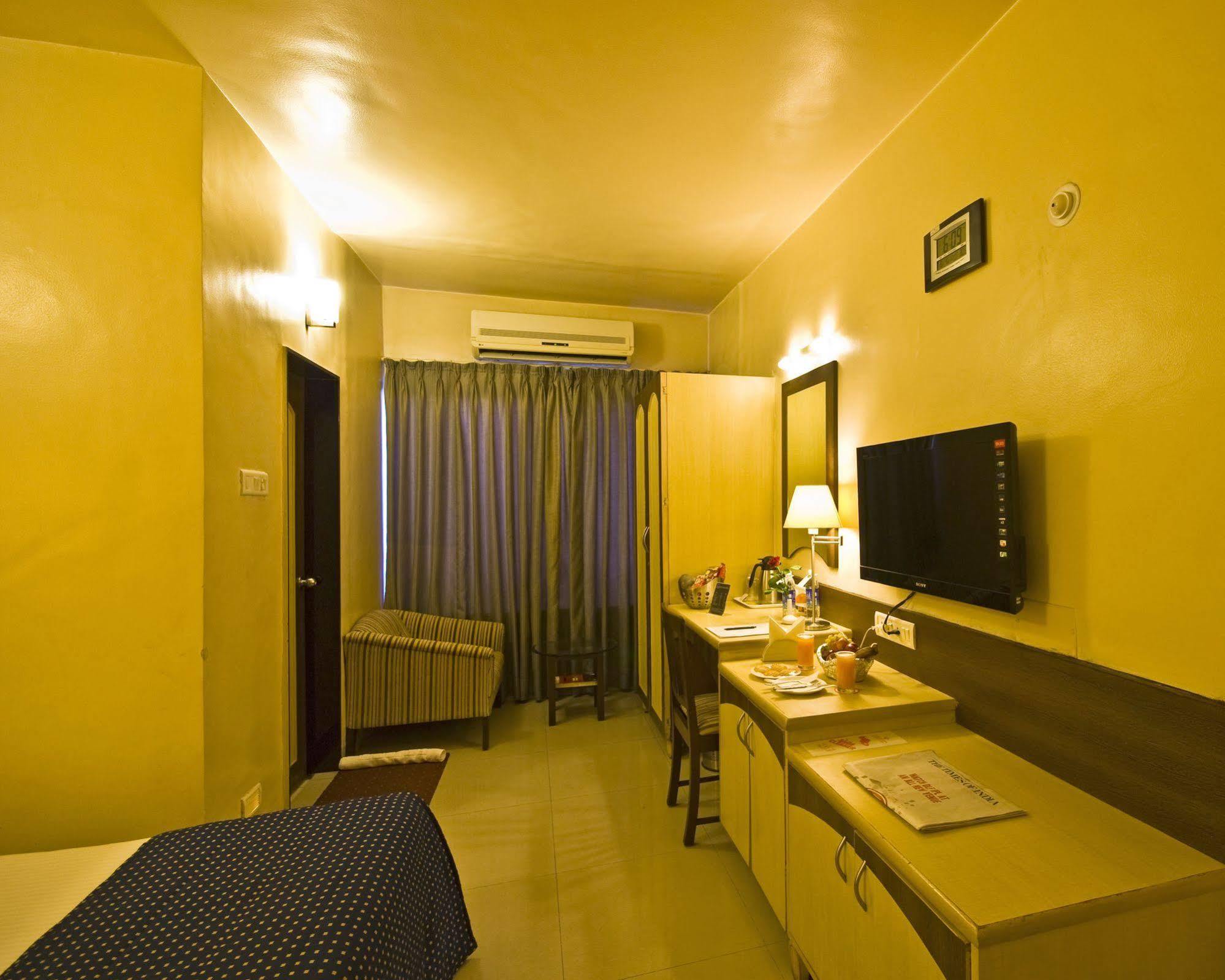 Hotel Park Central Koregaon Park Pune Exterior foto