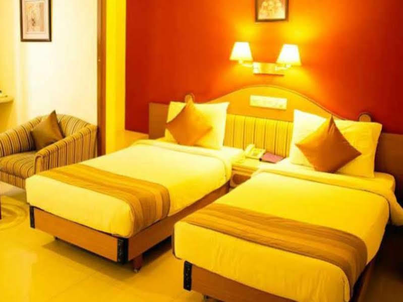 Hotel Park Central Koregaon Park Pune Exterior foto