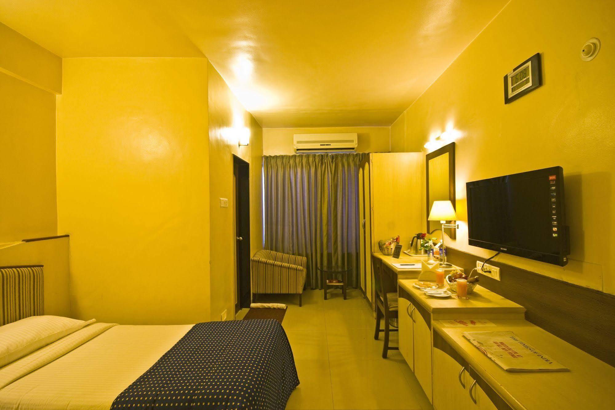 Hotel Park Central Koregaon Park Pune Exterior foto