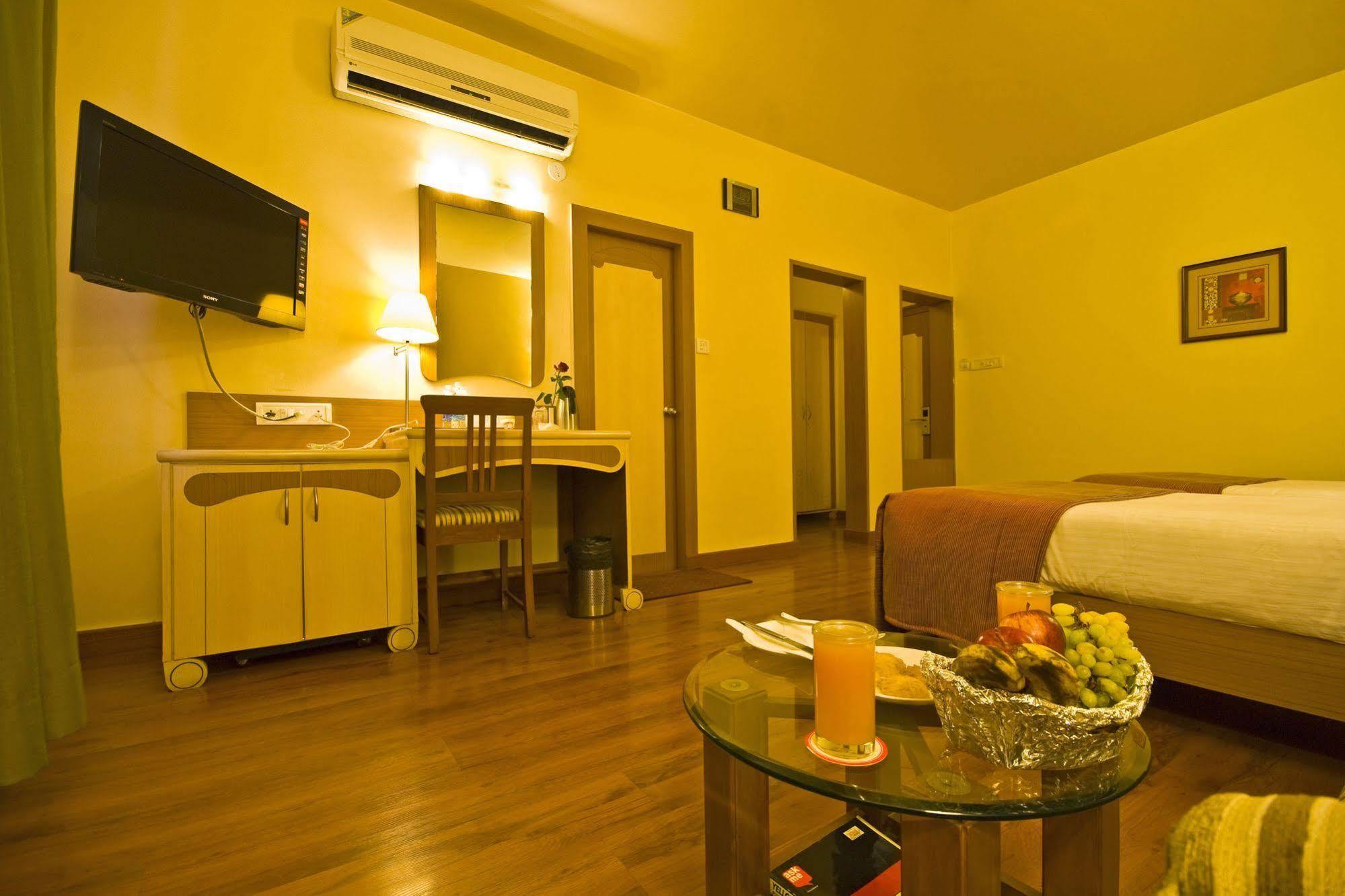 Hotel Park Central Koregaon Park Pune Exterior foto